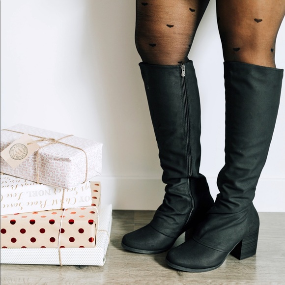 Black Knee High Rushed Top Block Heel Boots - Picture 4 of 5